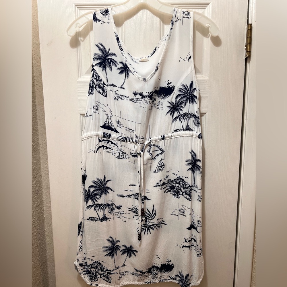 White Hawaiian Themed Casual Mini Dress Size Small
